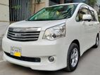 Toyota Noah X Smart Octane drive 2011