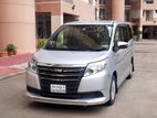 Toyota Noah X Smart Octane Drive 2015