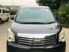 Toyota Noah X Smart package 2012