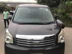 Toyota Noah X Smart package 2012