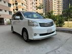 Toyota Noah X SMART PUSH 2010