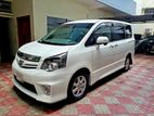 Toyota Noah X SMART PUSH 2012