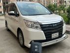 Toyota Noah X SMART PUSH HYB 2015