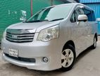 Toyota Noah X Smart. Push Start. 2011