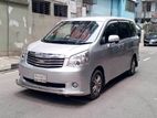 Toyota Noah X Smart Push Start 2011