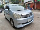 Toyota Noah X Smart Push Start 2011