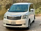 Toyota Noah X Smart Push Start 2013