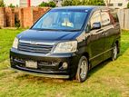 Toyota Noah X-SUNROOF MOONRUF 2003