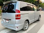 Toyota Noah X 2004