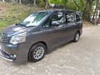 Toyota Noah XS 2011