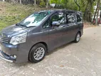 Toyota Noah XS 2011