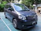 Toyota Noah X.SMART.PUSH 2010