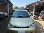 Toyota Platz . 2000