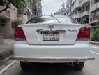 Toyota Platz . 2005