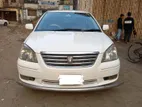 Toyota Premio . 2005
