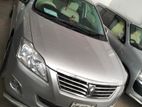 Toyota Premio . 2013