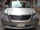 Toyota Premio . 2002