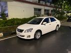 Toyota Premio . 2012