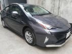 Toyota Prius . 2016