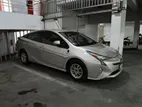 Toyota Prius . 2017
