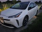 Toyota Prius . 2019