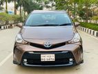 Toyota Prius Alpha 2015