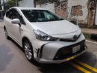 Toyota Prius alpha 2017