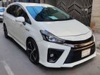 Toyota Prius ALPHA GS SPORTS 2016