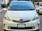 Toyota Prius ALPHA PANO-MOONROOF 2013