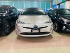 Toyota Prius Beige 2 Tone .. 2018