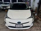 Toyota Prius ব্যাংক লোন সহ বিক্রি 2017