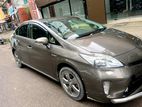 Toyota Prius HYBRIDE .OCTANE 2013