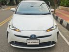 Toyota Prius S-LED PEARL 59K 2019