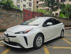 Toyota Prius S-LED PEARL 63K HBD 2019