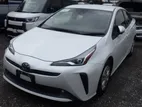 Toyota Prius S PKG PEARL COLOR 2021