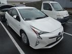 Toyota Prius S safety PKG 2017