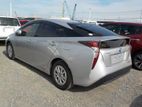 Toyota Prius S safety pkg 2018