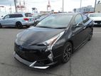 Toyota Prius S Safety Plus 2018