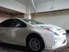 Toyota Prius S Safety plus 2018