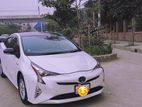 Toyota Prius S Safety Plus 2018