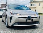 Toyota Prius S SAFETY PLUS 2019