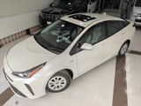 Toyota Prius S Safety+Sunroof. 2019