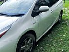 Toyota Prius S Safty PLUS/ Pearl 2018