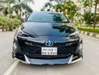 Toyota Prius S Sefety plus 2017