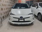 Toyota Prius S Touring 2018