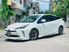 Toyota Prius S Touring Pearl 2019