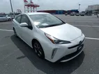 Toyota Prius S TOURING PEARL 2021