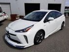 Toyota Prius S Touring Selection 2019