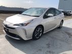 Toyota Prius S Touring Selection 2019