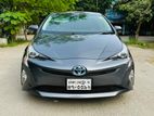 Toyota Prius s turing 2016